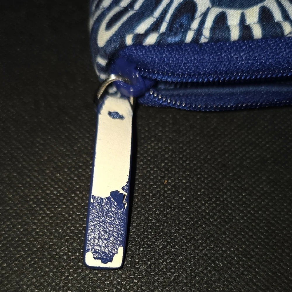 Vera Bradley RFID Accordion Wallet In "Blue Tapestry" pattern - Picture 7 of 9